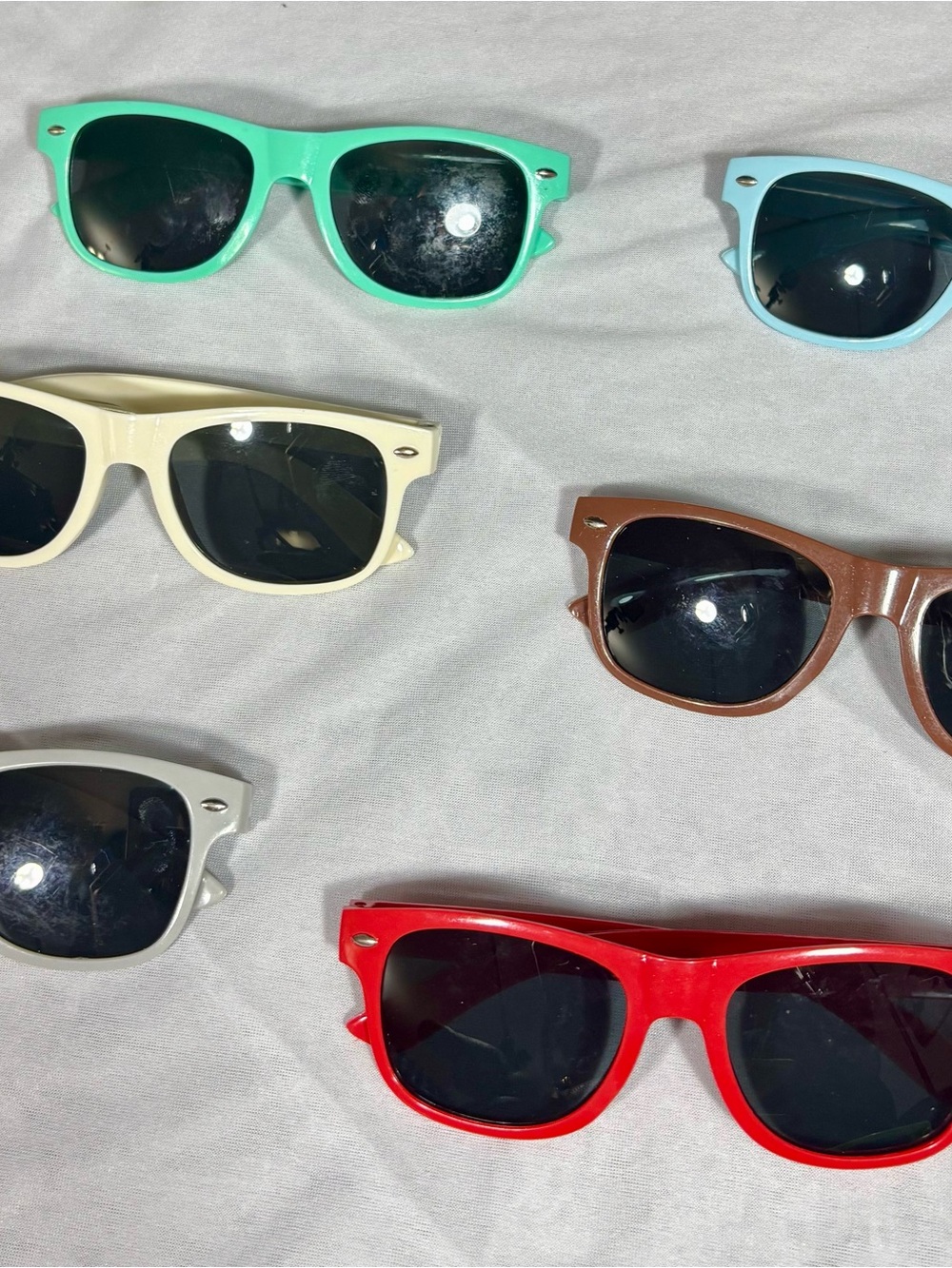 Kids classic Sunglasses - Red, Mint, Light Blue, Cream, Brown, Gray